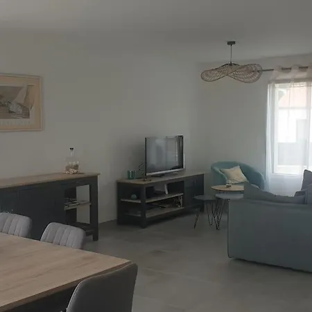 Dom wakacyjny La Perseide - Maison Neuve 900 M *