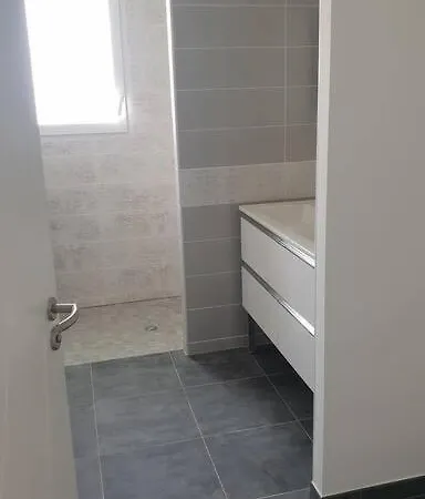 Dom wakacyjny La Perseide - Maison Neuve 900 M *