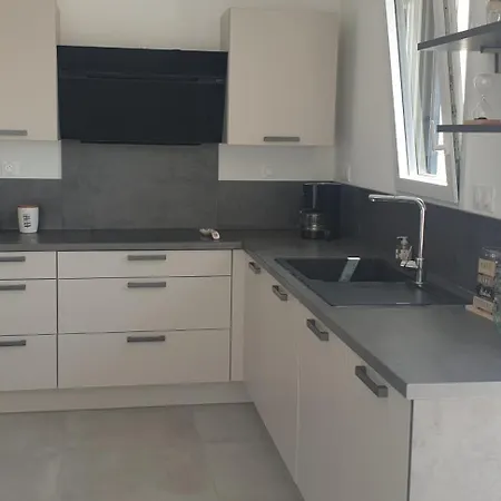 La Perseide - Maison Neuve 900 M *