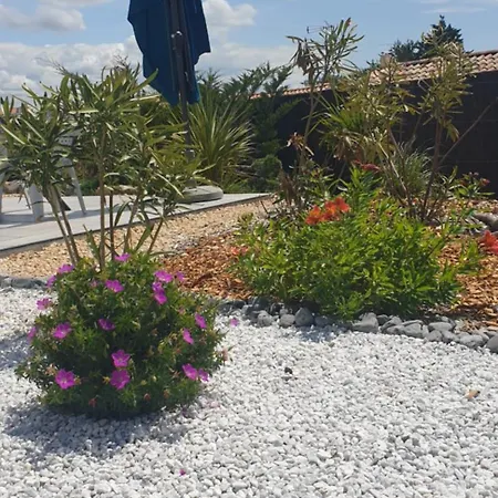 La Perseide - Maison Neuve 900 M * ノートル・ダム・ド・モン