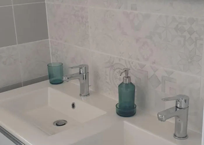 Hébergement de vacances La Perséide - Maison Neuve 900 M *